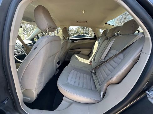 Used 2020 Ford Fusion SE image 20