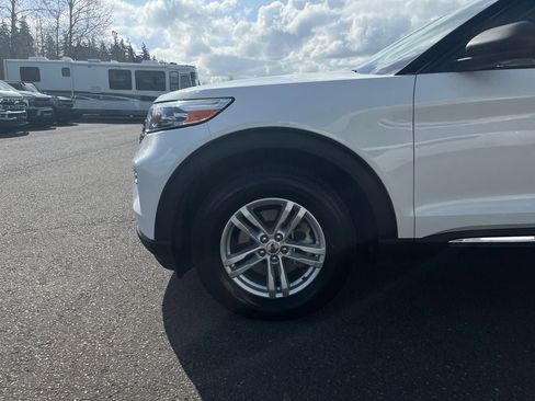 Used 2024 Ford Explorer XLT w/ Equipment Group 202A image 33