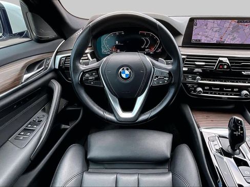 Used 2020 BMW 530i w/ Premium Package RWD image 6
