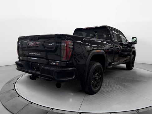 Used 2025 GMC Sierra 2500 AT4 AWD/4WD image 5