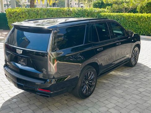 Used 2025 Cadillac Escalade Sport Platinum w/ LPO, ONYX Package image 28