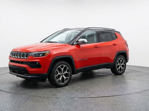 Used 2025 Jeep Compass Limited AWD/4WD image 3