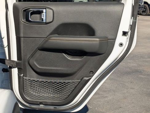 New 2025 Jeep Wrangler Unlimited Rubicon 392 image 31