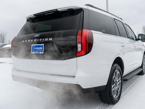 Used 2025 Ford Expedition Active image 5