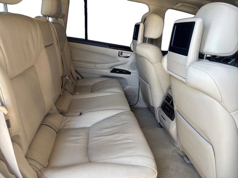 Used 2014 Lexus LX 570 4WD image 14