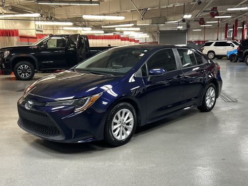 Used 2022 Toyota Corolla LE w/ LE Convenience Package FWD image 5