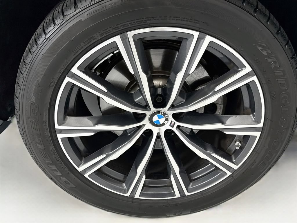 Used 2024 BMW X5 sDrive40i w/ M Sport Package RWD image 32