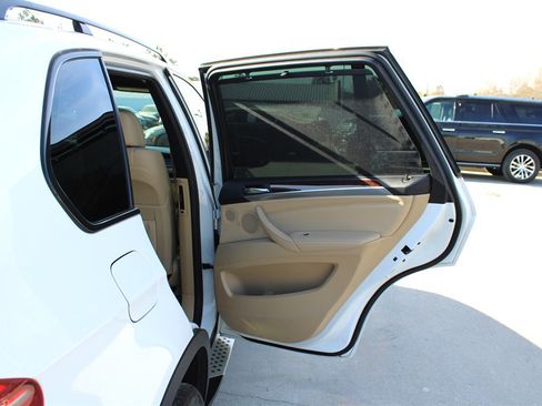 Used 2012 BMW X5 xDrive35d image 35