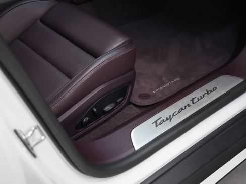 Used 2024 Porsche Taycan Turbo S image 21