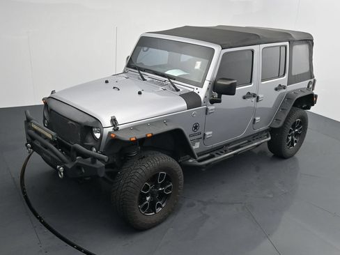 Used 2018 Jeep Wrangler Unlimited Sport AWD/4WD image 12