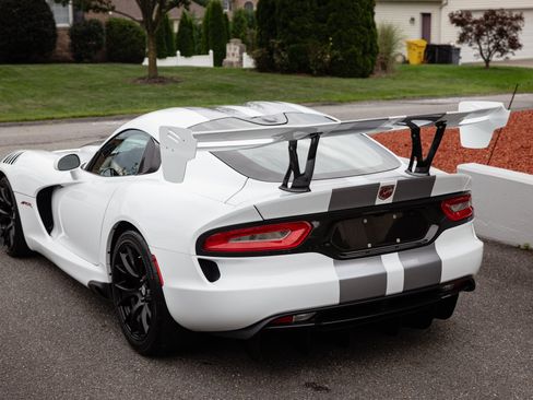 Used 2017 Dodge Viper ACR w/ Extreme Aero Package RWD image 19