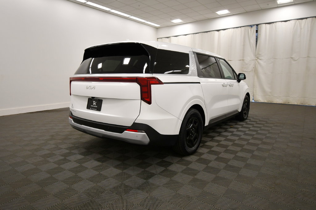 Certified 2025 Kia Carnival FWD image 8