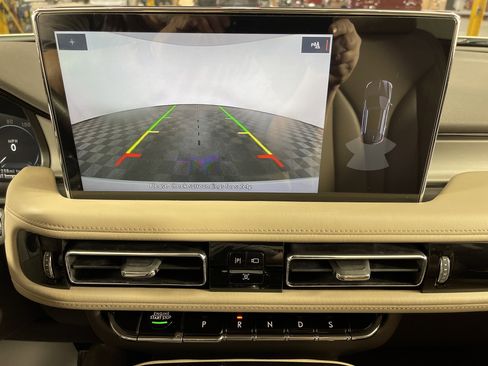 Used 2021 Lincoln Nautilus Standard image 23