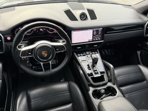 Used 2019 Porsche Cayenne Base image 28