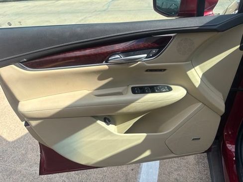 Used 2019 Cadillac XT5 Luxury FWD image 18