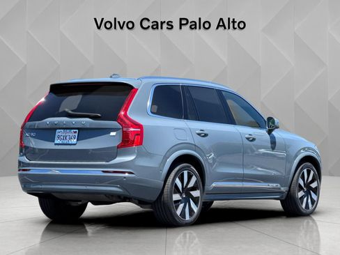 Used 2023 Volvo XC90 T8 Ultimate w/ Lounge Package AWD/4WD image 3