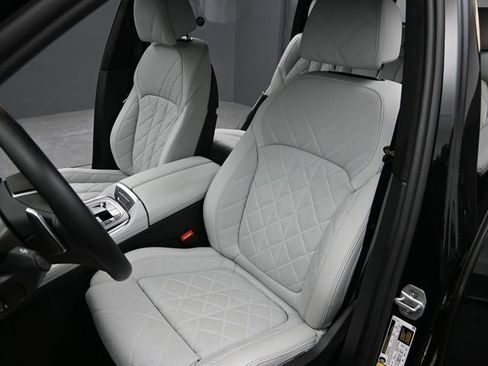 Used 2023 BMW X7 xDrive40i image 13