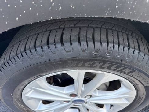 Used 2017 Ford Escape SE FWD image 19