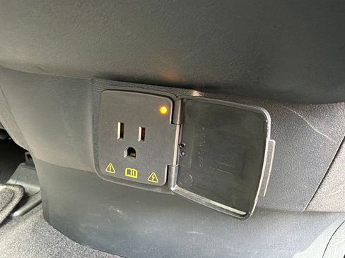 Used 2025 Ford Expedition Active AWD/4WD image 20