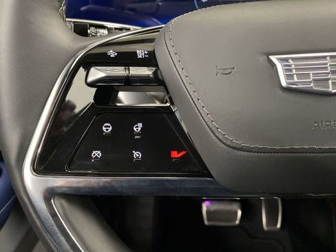 Used 2026 Cadillac Vistiq Premium Luxury w/ LPO, Floor Liner Package AWD/4WD image 21