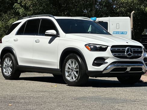 Certified 2025 Mercedes-Benz GLE 450e 4MATIC image 6