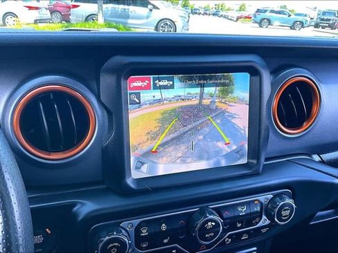 Used 2020 Jeep Gladiator Mojave AWD/4WD image 12