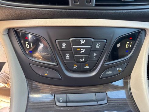 Used 2020 Buick Envision Essence image 18