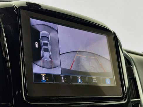 Used 2022 Chevrolet Traverse LT w/ LT Premium Package FWD image 15
