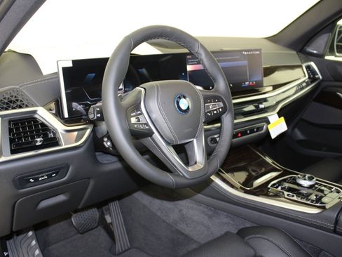 New 2026 BMW X5 xDrive50e w/ Executive Package AWD/4WD image 4