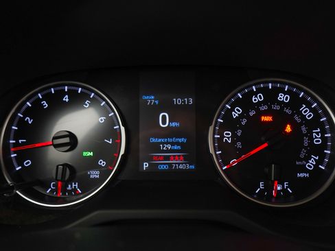 Used 2022 Toyota RAV4 XLE AWD/4WD image 25