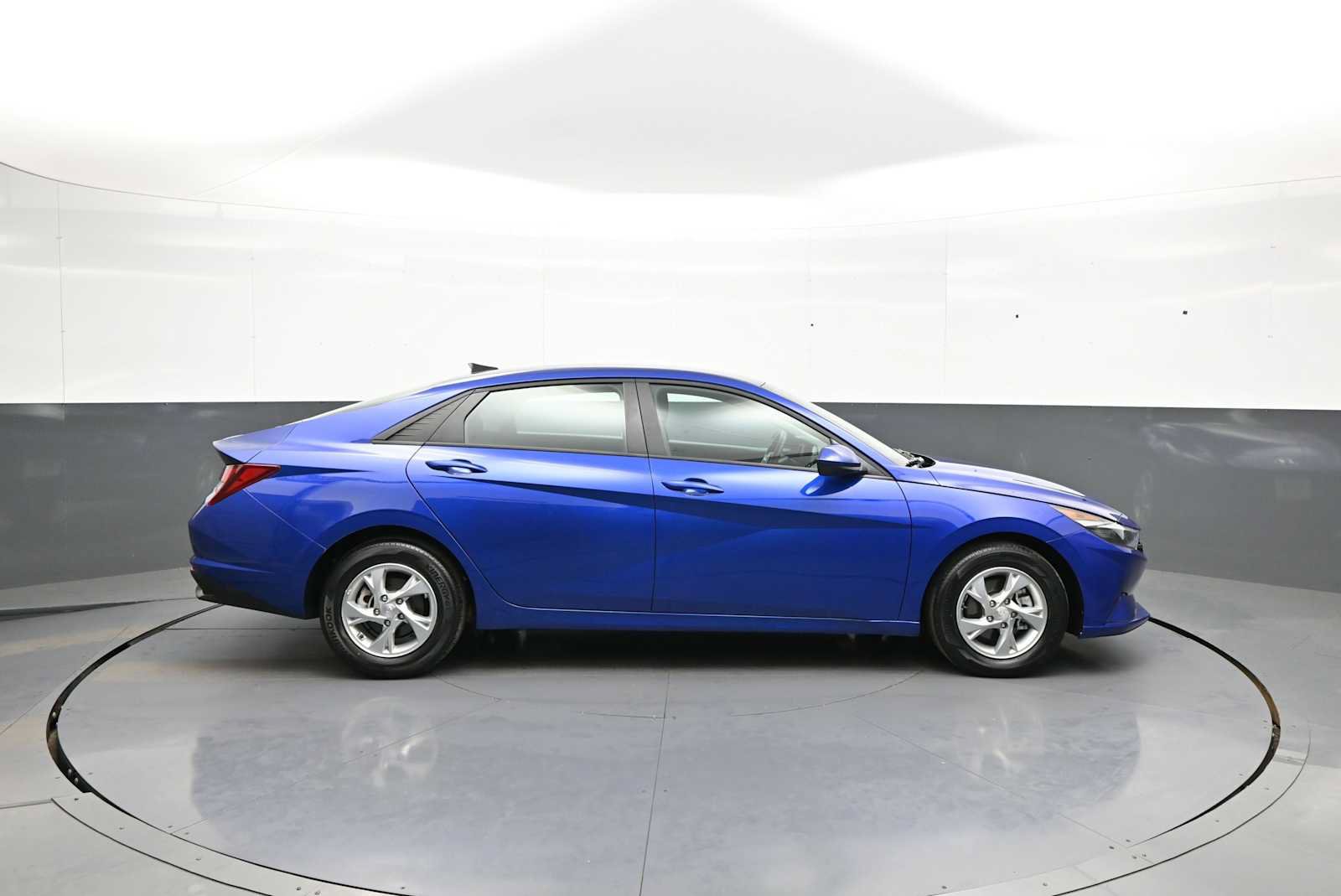 Certified 2023 Hyundai Elantra SE FWD image 4