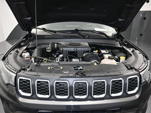 Used 2024 Jeep Compass Latitude AWD/4WD image 26