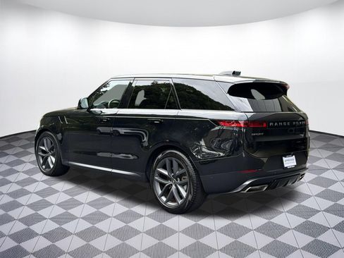 Used 2025 Land Rover Range Rover Sport SE AWD/4WD image 3