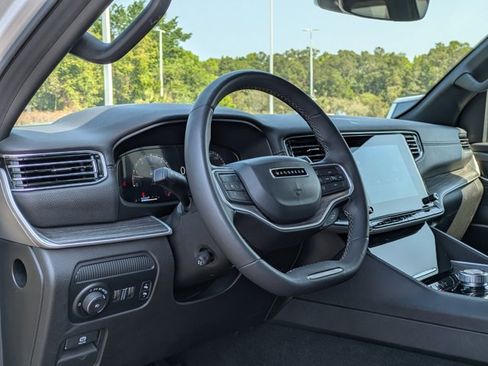 Used 2024 Jeep Wagoneer Series II w/ Flexible Seating Group RWD image 9