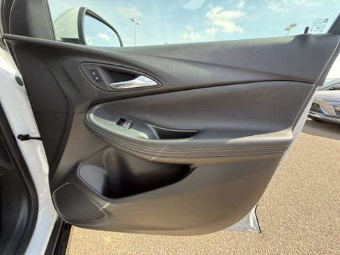 Used 2024 Buick Encore GX Sport Touring FWD image 38