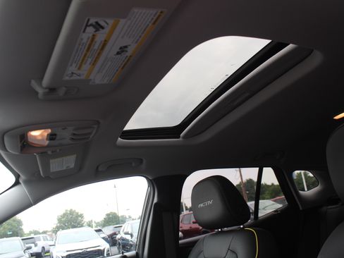 New 2026 Chevrolet Trax ACTIV w/ Sunroof Package FWD image 10