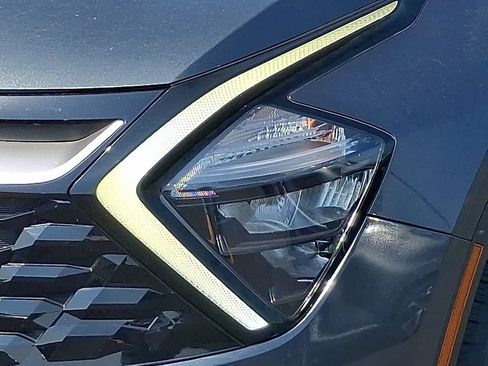 Certified 2023 Kia Sportage EX AWD/4WD image 9