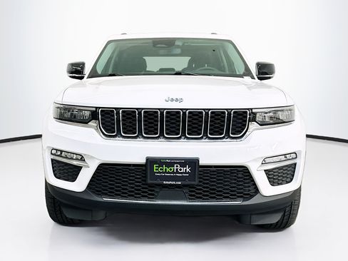 Used 2023 Jeep Grand Cherokee 4WD 4xe image 2