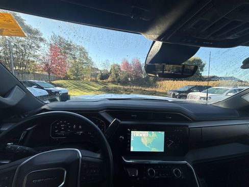 Used 2024 GMC Sierra 2500 Denali w/ Denali Reserve Package image 10