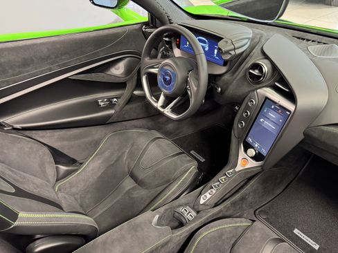 Used 2026 McLaren 750S Spider image 19