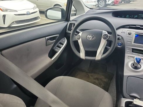 Used 2014 Toyota Prius Three image 22