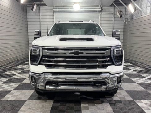 Used 2024 Chevrolet Silverado 3500 LTZ image 3