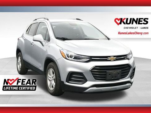 Used 2020 Chevrolet Trax LT w/ LT Convenience Package FWD image 1