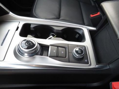 Certified 2022 Ford Explorer XLT w/ Equipment Group 202A image 21