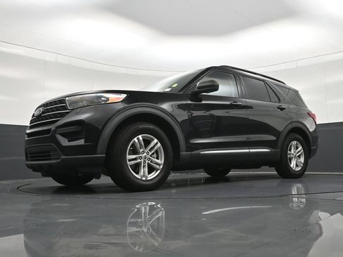 Used 2021 Ford Explorer XLT RWD image 24