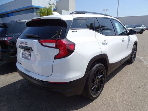 Used 2023 GMC Terrain SLT w/ Elevation Edition FWD image 4