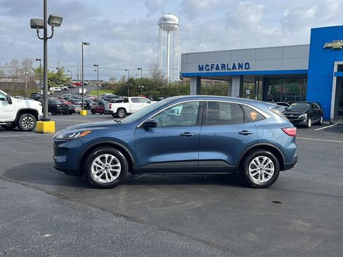 Used 2020 Ford Escape SE image 2