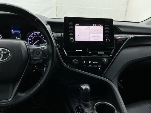 Used 2021 Toyota Camry SE FWD image 33
