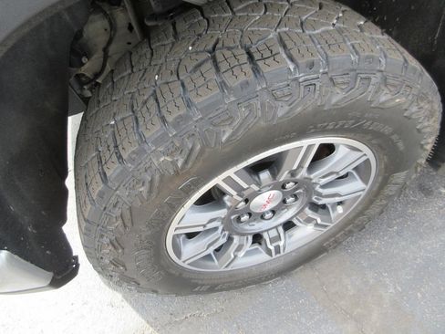 Certified 2023 GMC Sierra 1500 AT4 w/ AT4 Premium Package AWD/4WD image 14