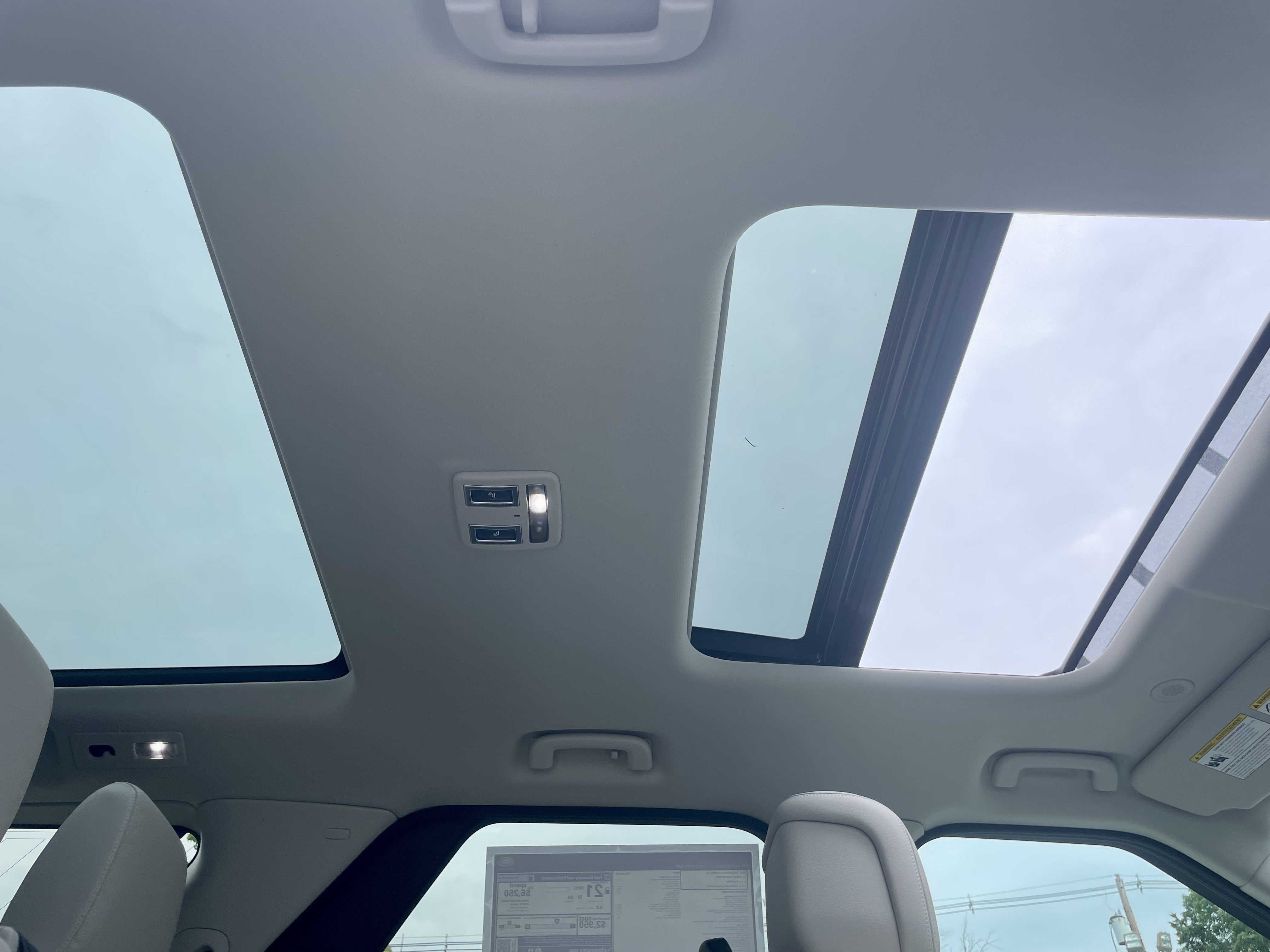 New 2026 Land Rover Discovery Dynamic SE AWD/4WD image 17